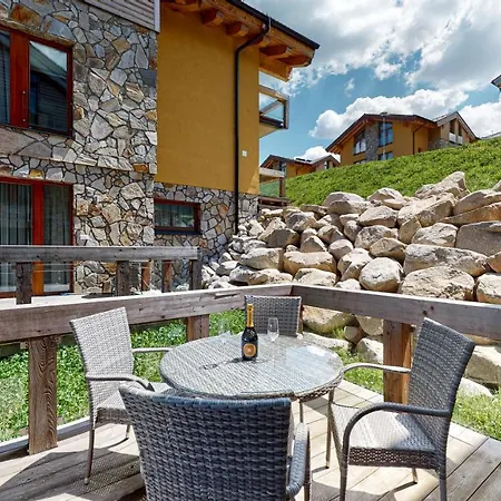 Apartman Konifer - Jacuzzi - Ski In Ski Out Demänovská Dolina Exterior foto