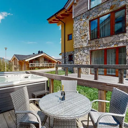 Apartman Konifer - Jacuzzi - Ski In Ski Out Demänovská Dolina Exterior foto