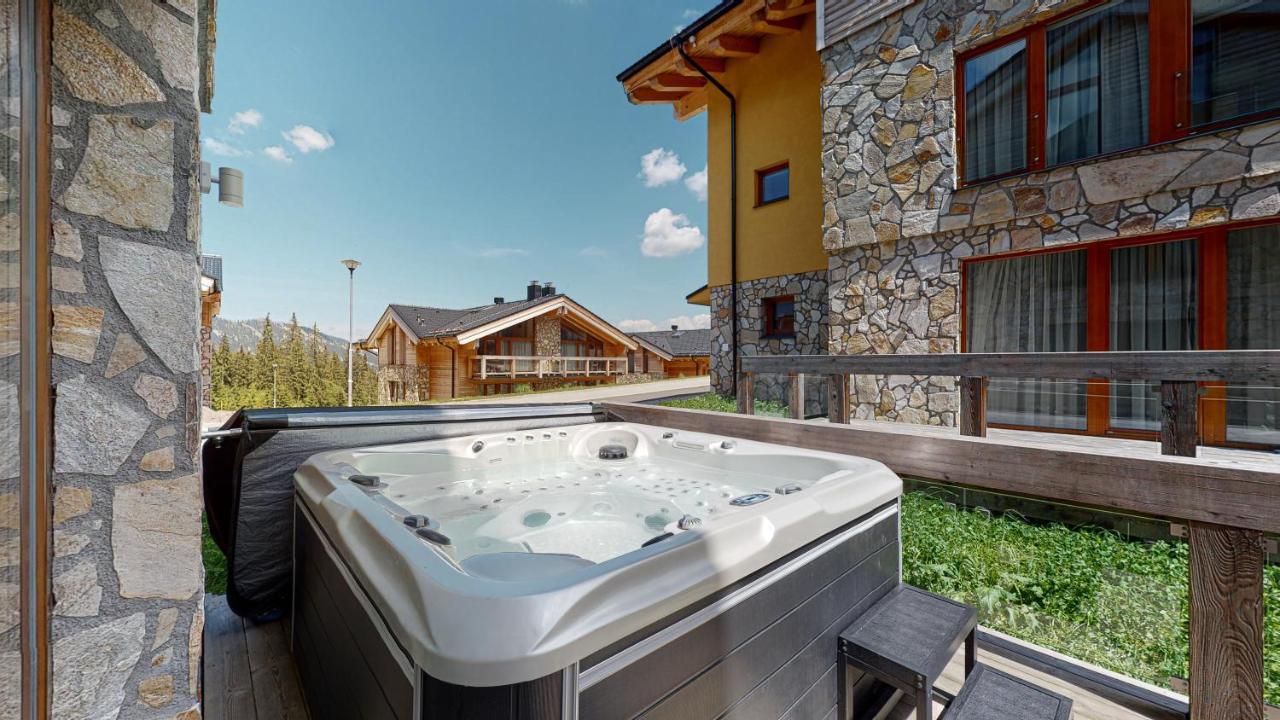 Konifer - Jacuzzi - In Out Apartment *
