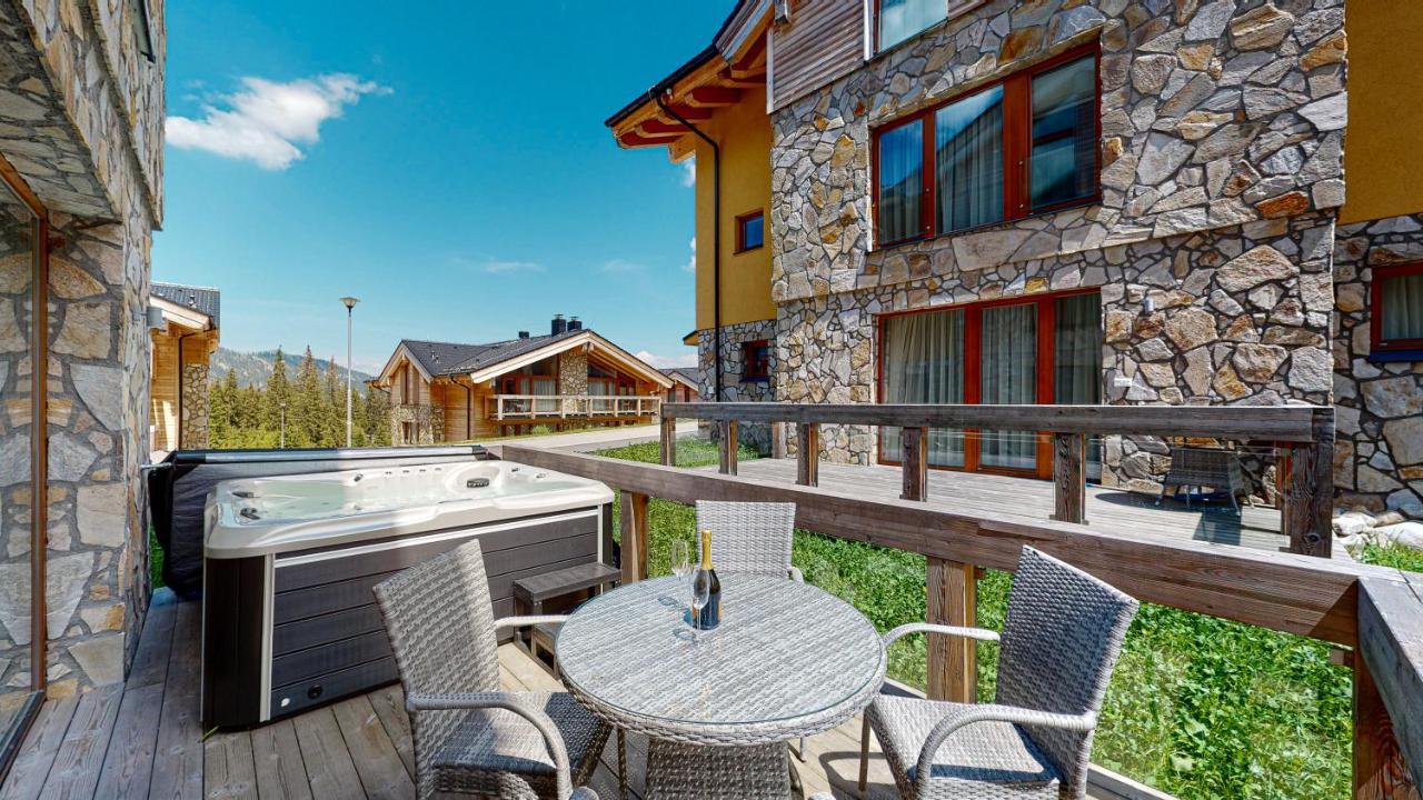 Apartment Konifer - Jacuzzi - In Out Demanovska Dolina